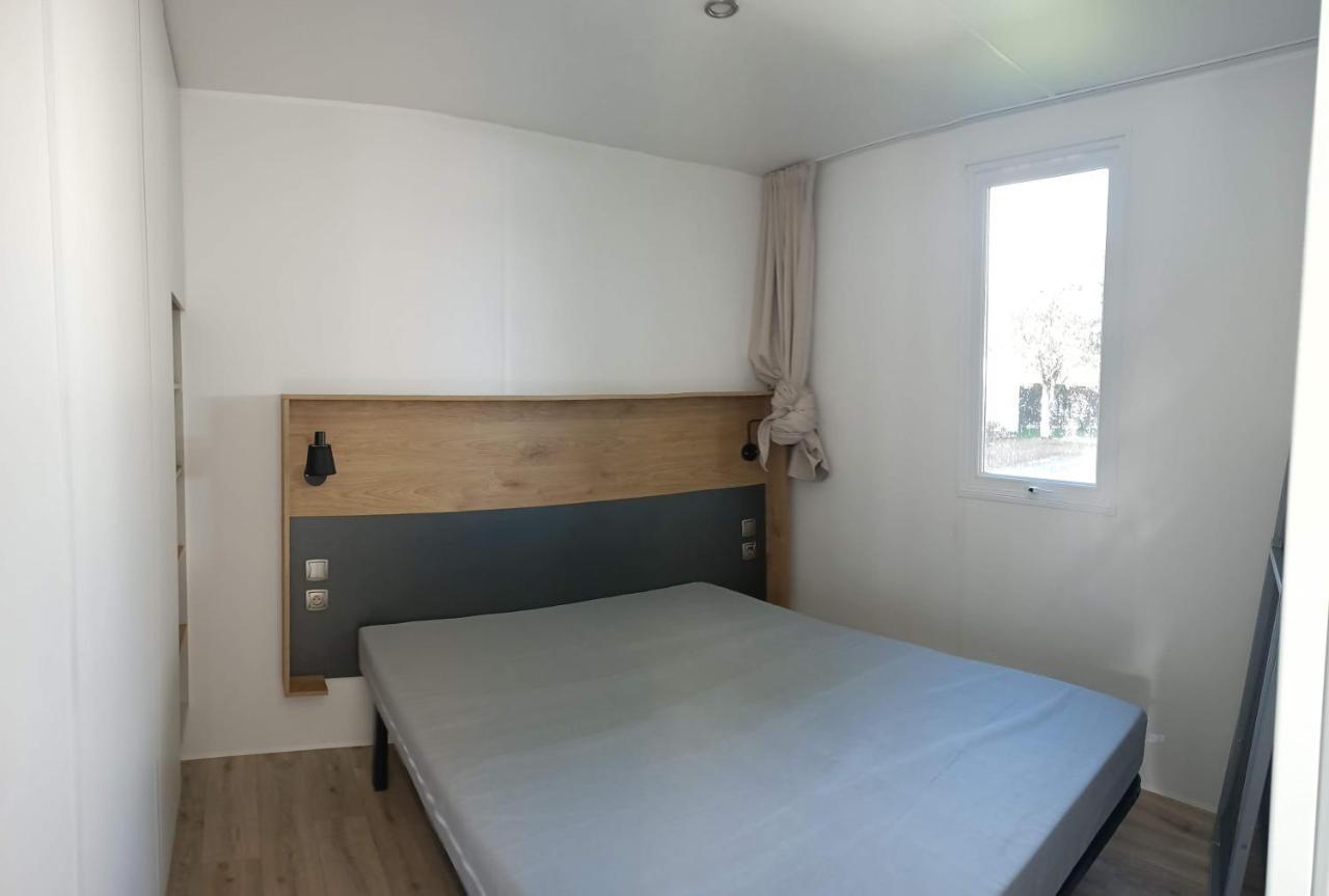 Domaine Du Collet**** Hotel Villeneuve-en-Retz ภายนอก รูปภาพ