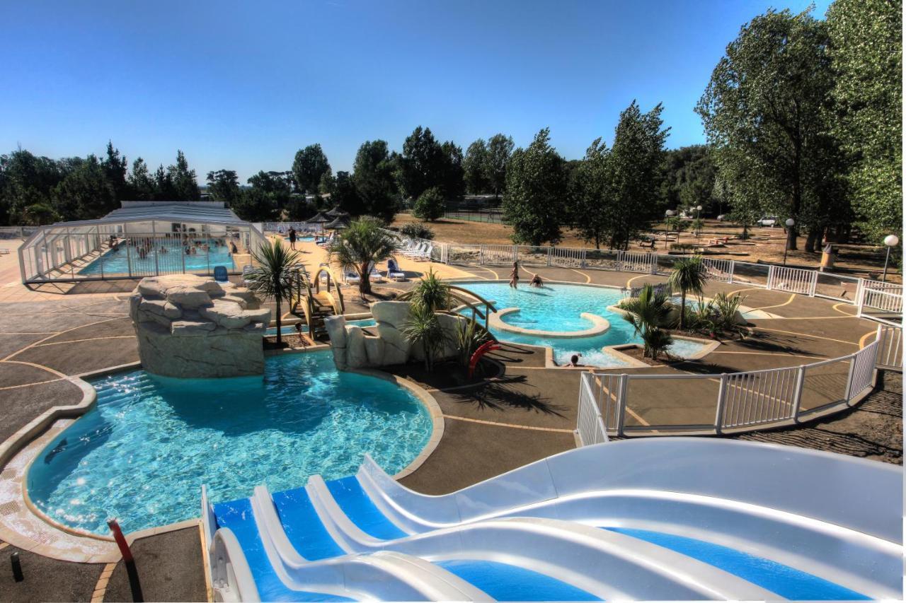 Domaine Du Collet**** Hotel Villeneuve-en-Retz ภายนอก รูปภาพ