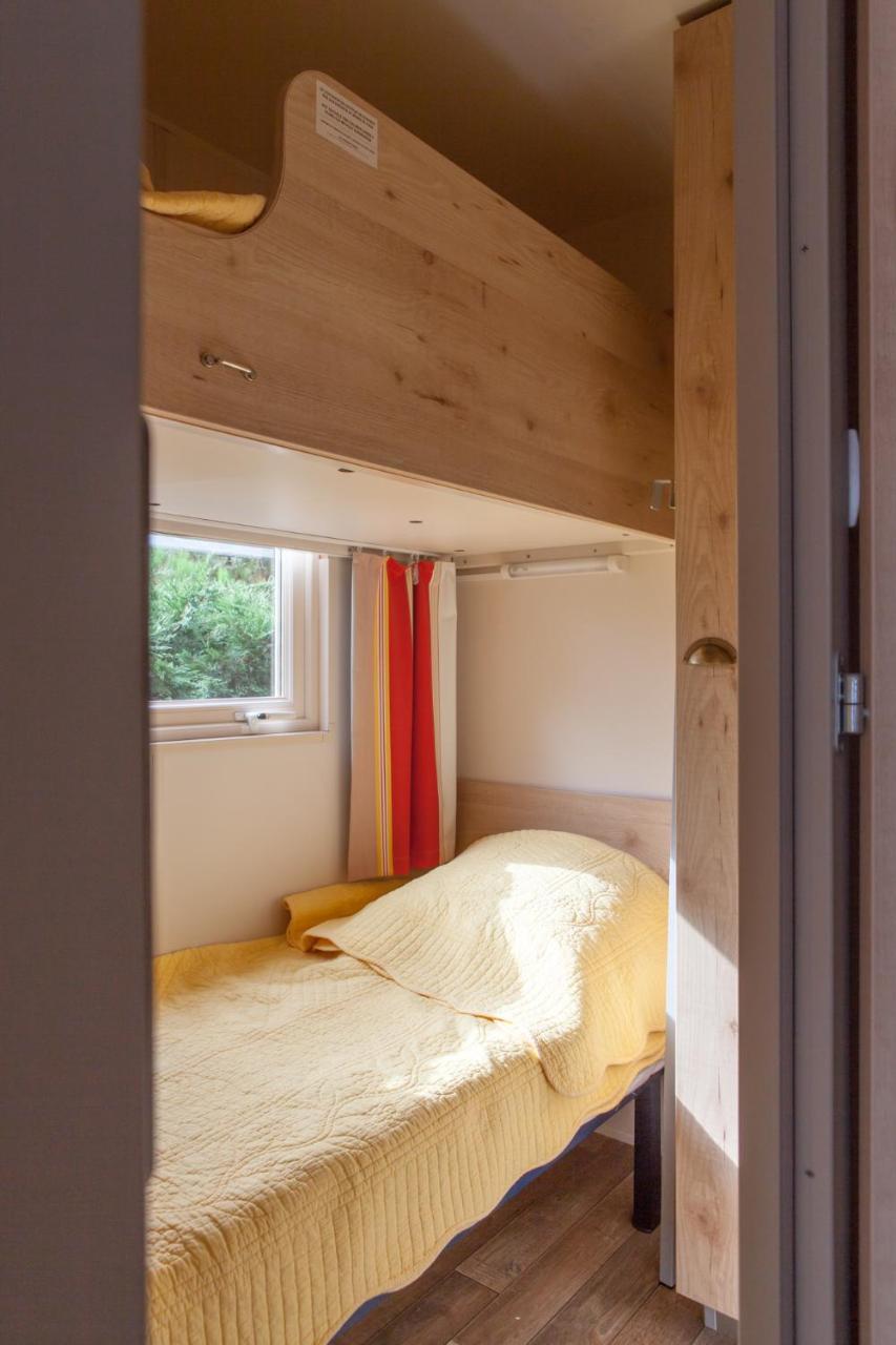 Domaine Du Collet**** Hotel Villeneuve-en-Retz ภายนอก รูปภาพ